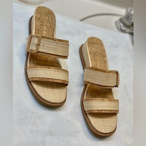 Anne Klein Brida Raffia Wedged Sandal size 9 in excellent condition perfect